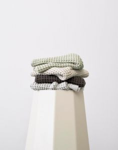 Marc O'Polo Mova Green Guest towel 30 x 50