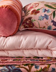 ESSENZA Roselina Evening rose Quilt 270 x 265 cm