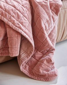 ESSENZA Julia Pink Quilt 180 x 265