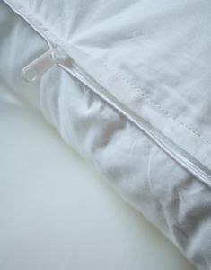 ESSENZA The New Classic Synthetic White Pillow 40 x 80