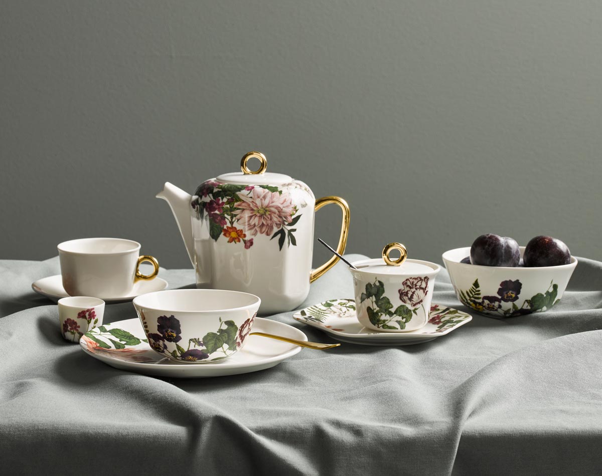 Discover the ESSENZA Porcelain!